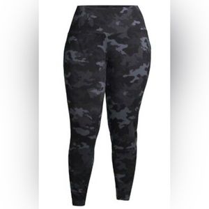 Black and Grey Camo terra& sky leggings. 2x high rise fitted